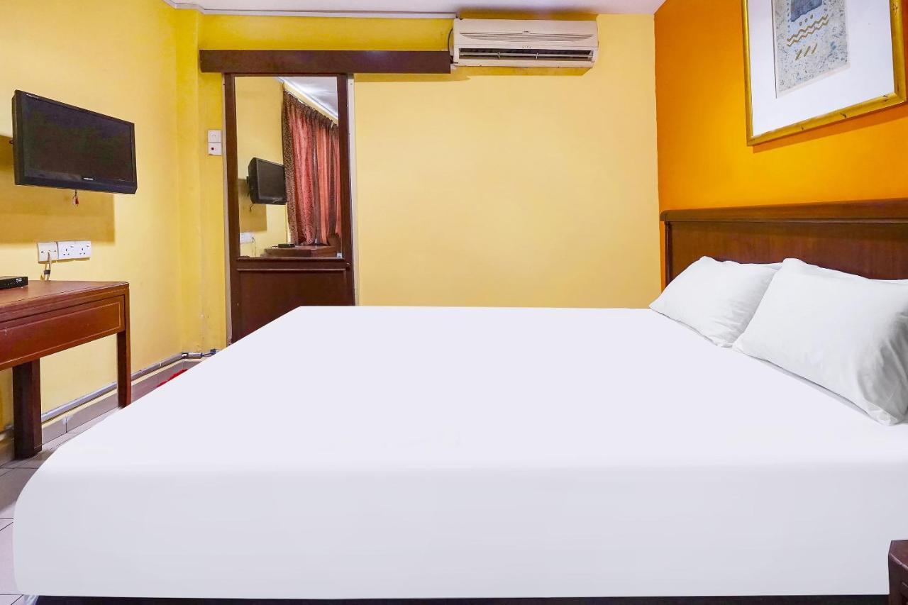 Oyo 90486 New Station Hotel Klang Esterno foto