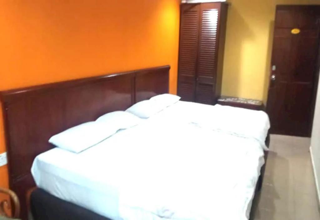 Oyo 90486 New Station Hotel Klang Esterno foto