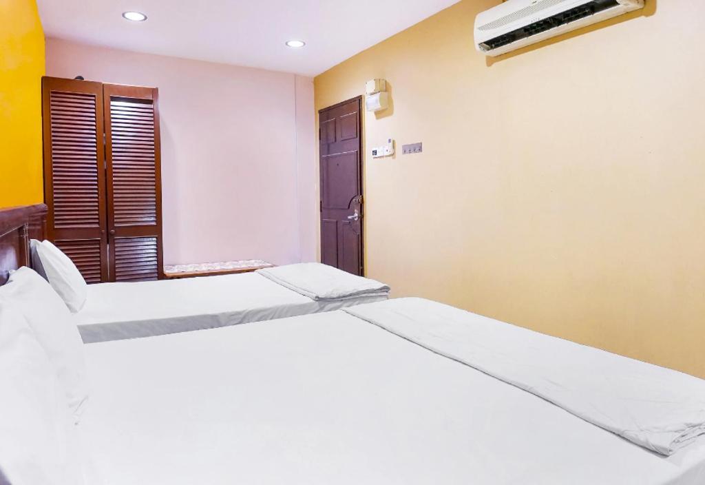 Oyo 90486 New Station Hotel Klang Esterno foto