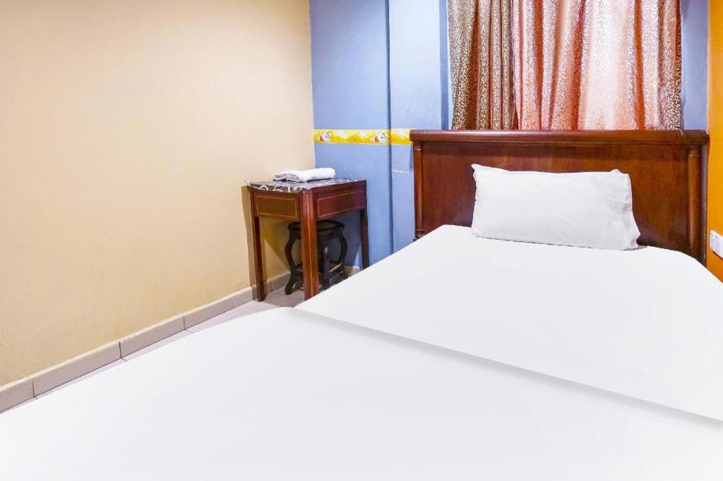 Oyo 90486 New Station Hotel Klang Esterno foto
