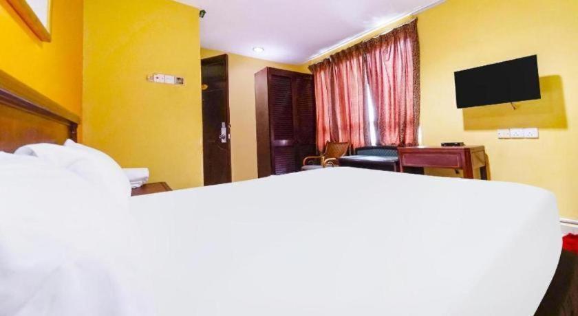 Oyo 90486 New Station Hotel Klang Esterno foto