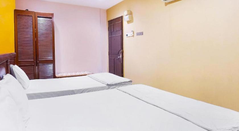 Oyo 90486 New Station Hotel Klang Esterno foto