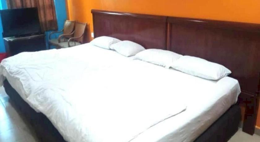 Oyo 90486 New Station Hotel Klang Esterno foto