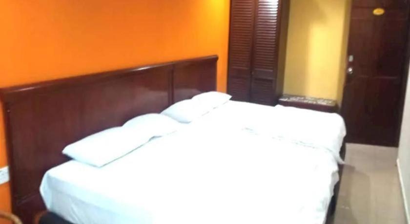 Oyo 90486 New Station Hotel Klang Esterno foto